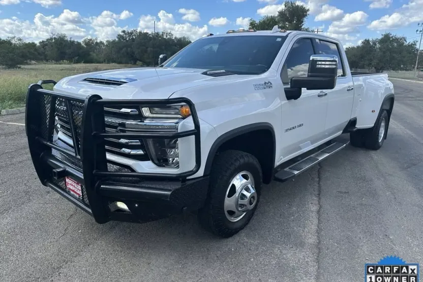 2023 Chevrolet Silverado 3500HD High Country photo 1