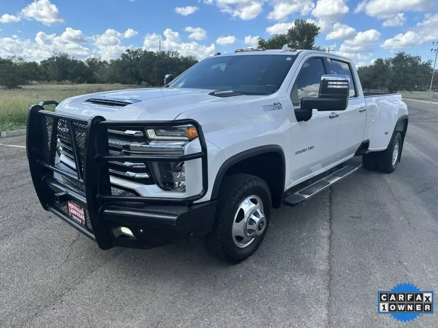 2023 Chevrolet Silverado 3500HD High Country photo 1