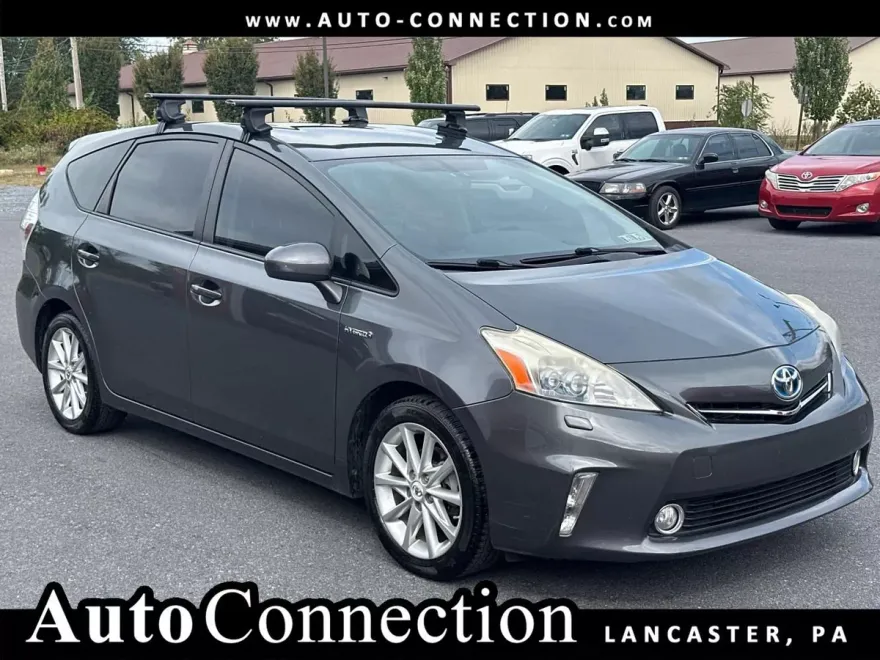 2012 Toyota Prius V Five photo 1
