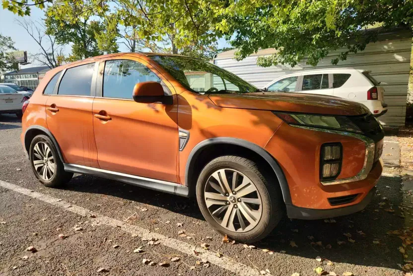 2020 Mitsubishi Outlander Sport ES photo 1
