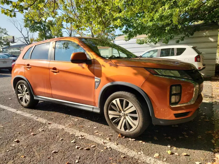 2020 Mitsubishi Outlander Sport ES photo 1
