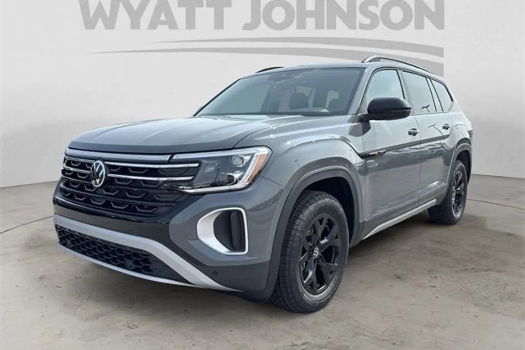 2025 Volkswagen Atlas Peak Edition SE photo 1