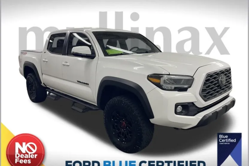 2023 Toyota Tacoma TRD Off-Road photo 1