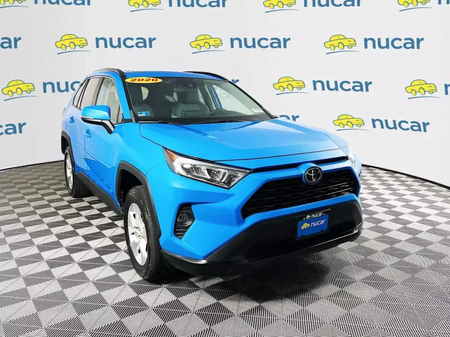 2020 Toyota RAV4 XLE photo 1
