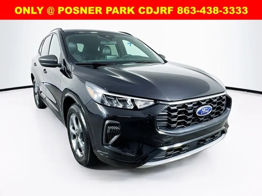 2023 Ford Escape ST-Line photo 1