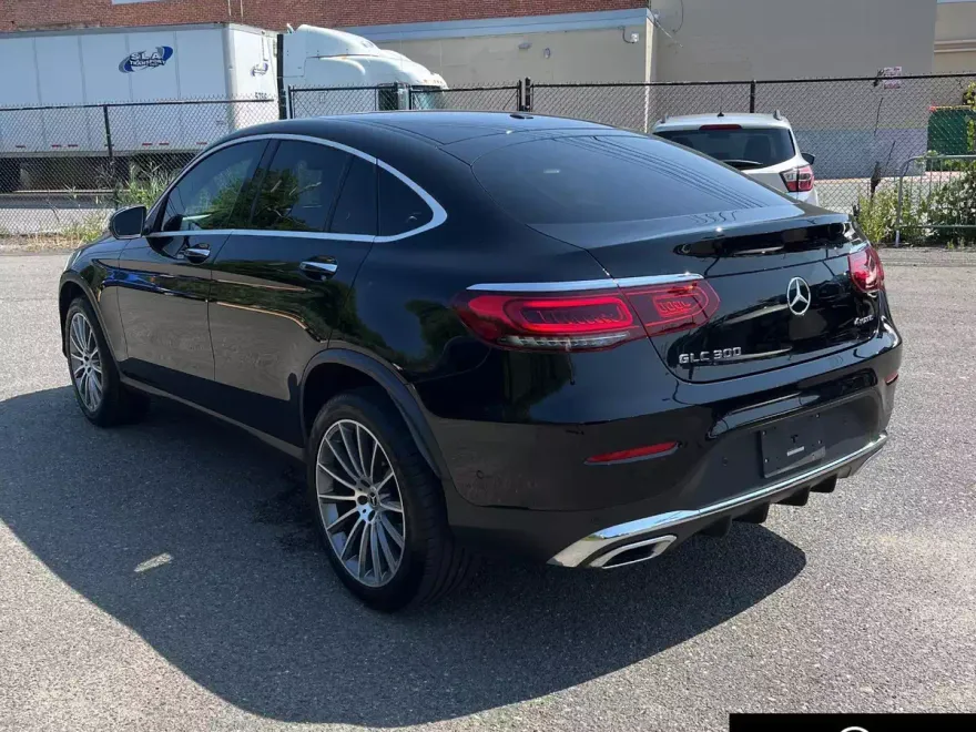 2022 Mercedes Benz GLC Coupe 300 4MATIC photo 1