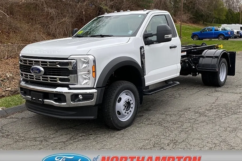 2025 Ford F-550 XL photo 1