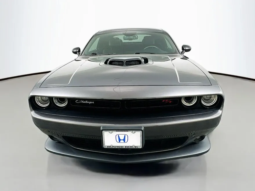 2016 Dodge Challenger R/T Scat Pack photo 2