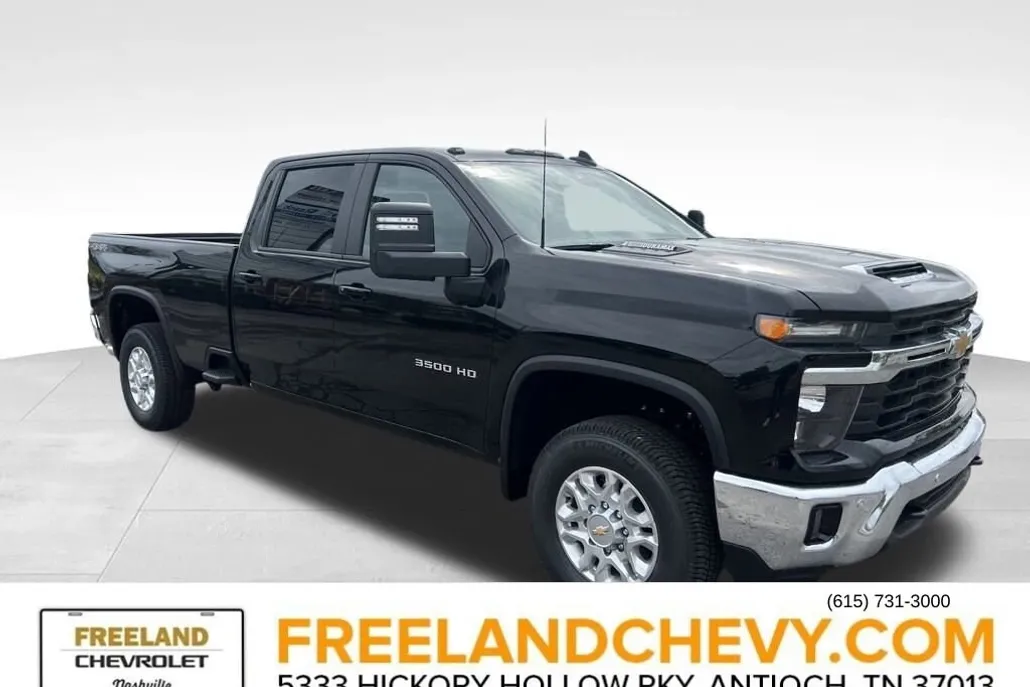 2025 Chevrolet Silverado 3500HD LT photo 1