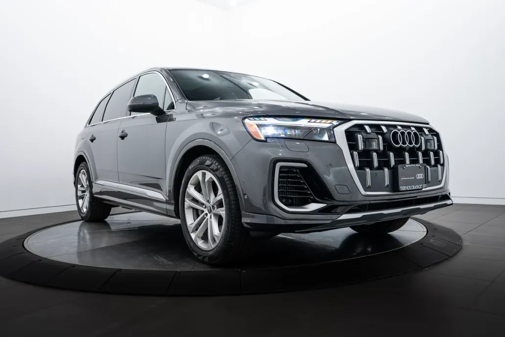 2025 Audi Q7 Prestige photo 1