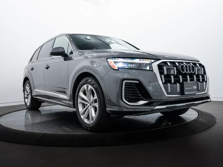 2025 Audi Q7 Prestige photo 1