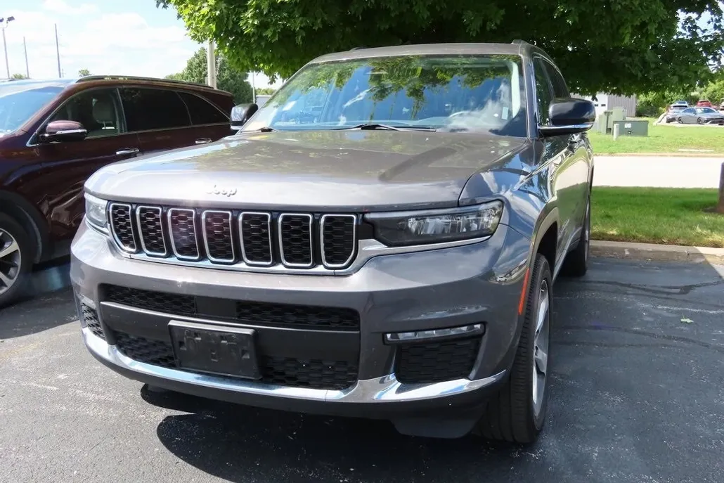 2022 Jeep Grand Cherokee Limited photo 1