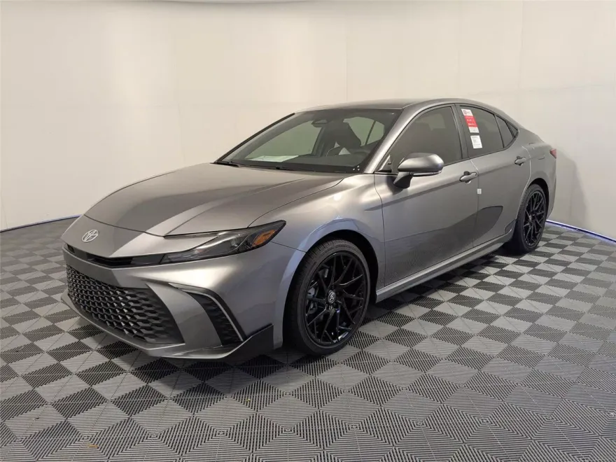 2026 Toyota Camry SE photo 1