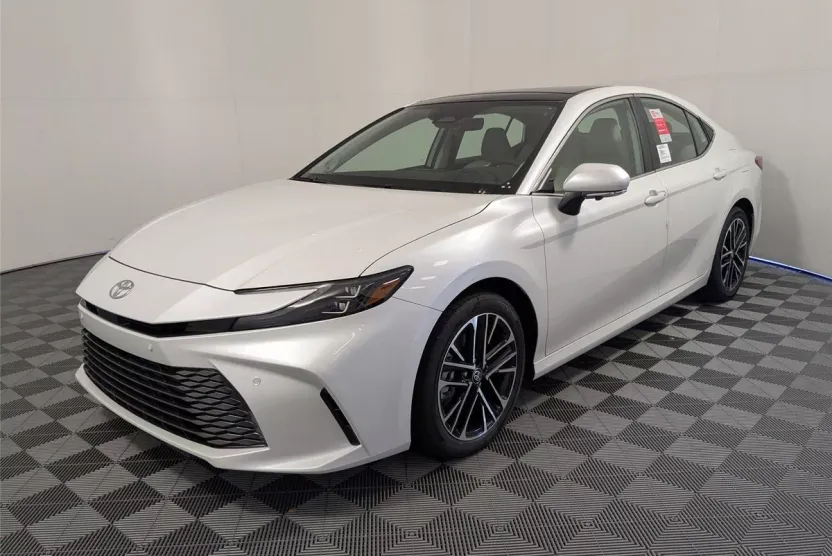2026 Toyota Camry XLE photo 1