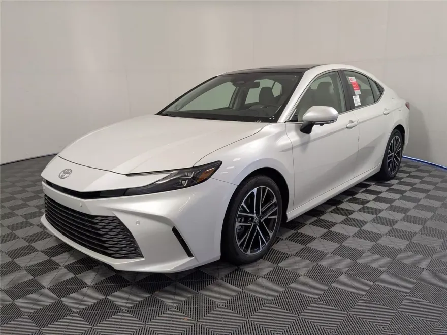 2026 Toyota Camry XLE photo 1