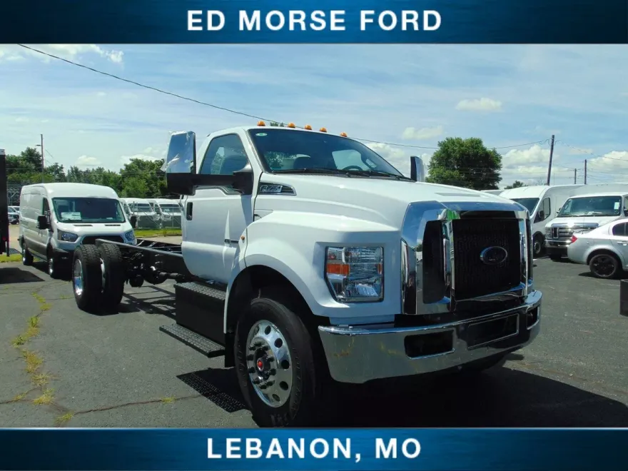 2025 Ford F-750 photo 1