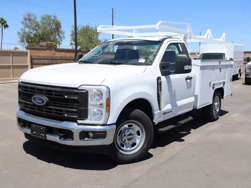 2025 Ford F-350 XL photo 1
