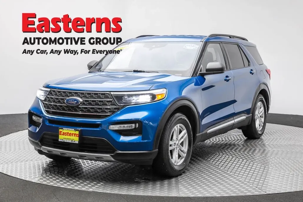 2022 Ford Explorer XLT photo 1