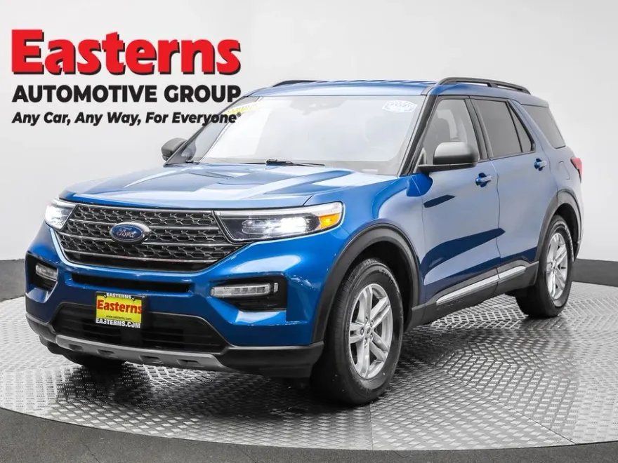 2022 Ford Explorer XLT photo 1