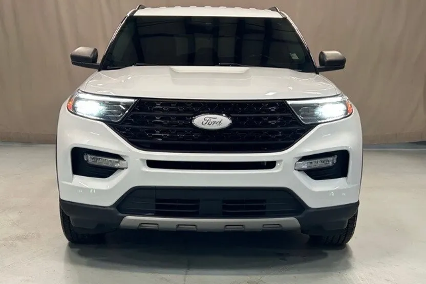 2021 Ford Explorer XLT photo 1