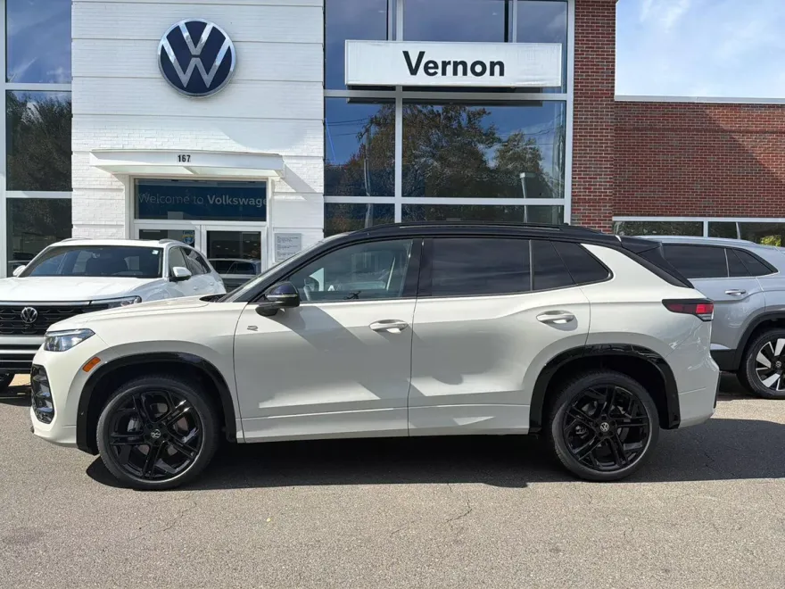2025 Volkswagen Tiguan SE R-Line Black photo 1