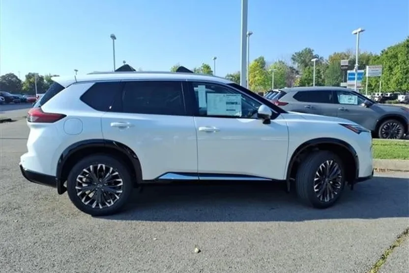 2026 Nissan Rogue Platinum photo 1