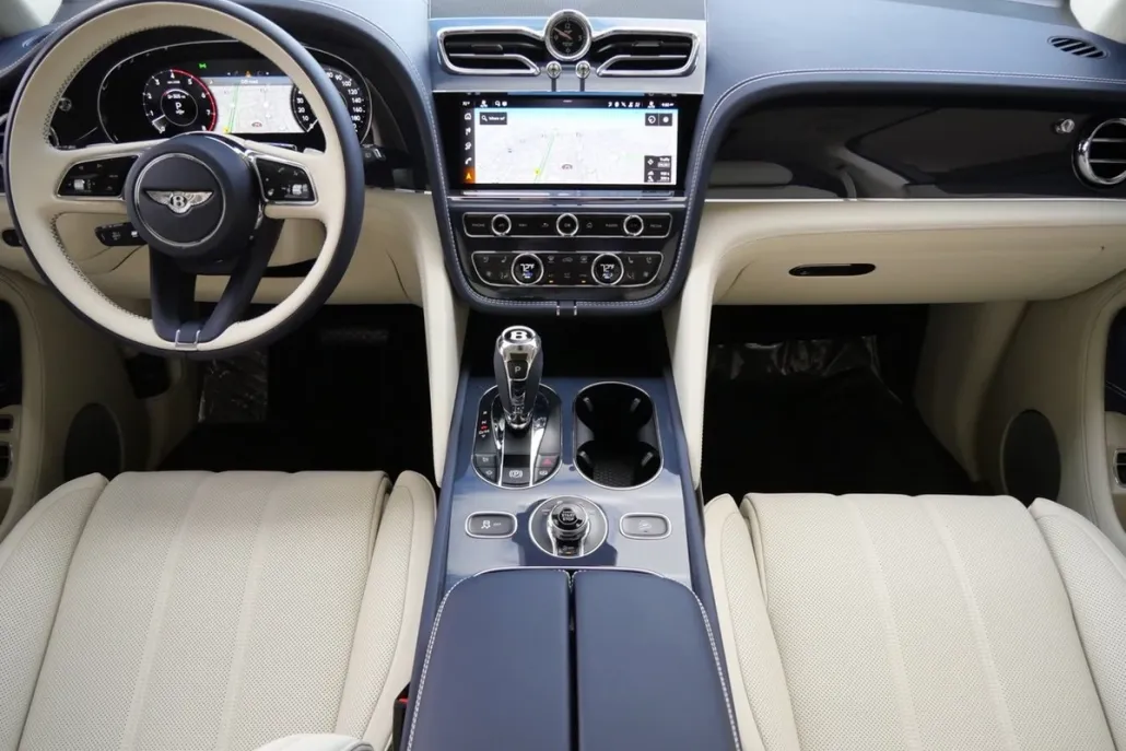 2025 Bentley Bentayga EWB photo 1