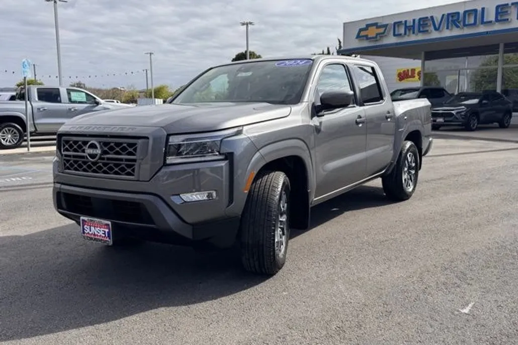2024 Nissan Frontier SL photo 1