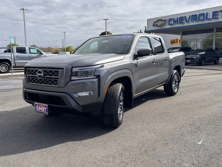 2024 Nissan Frontier SL photo 1