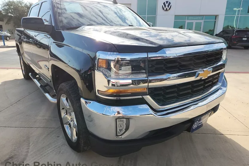 2018 Chevrolet Silverado 1500 photo 1