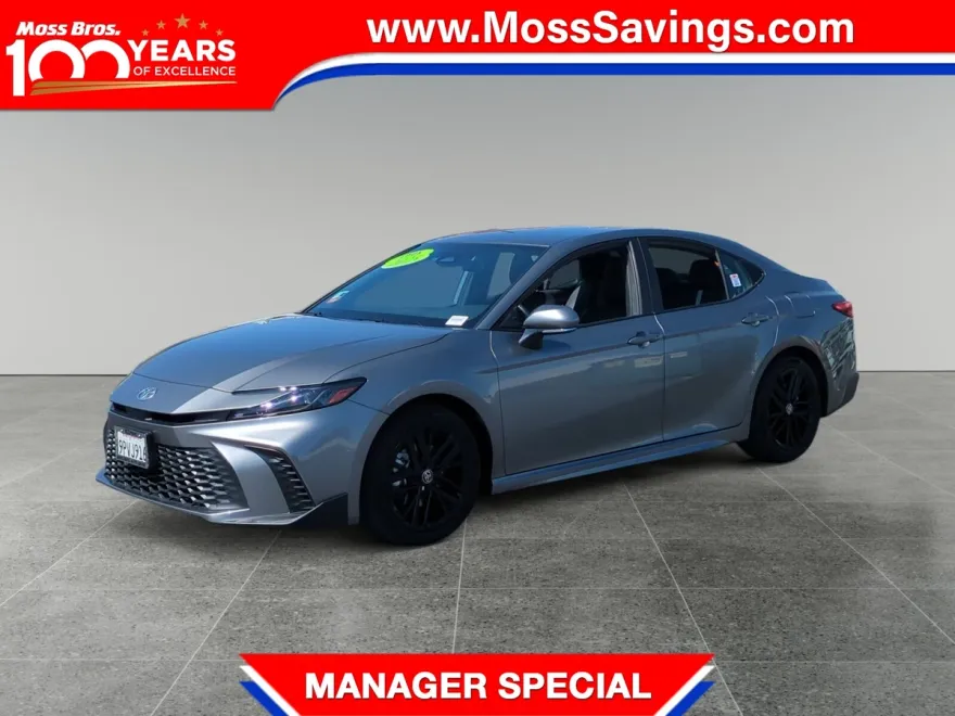 2025 Toyota Camry SE photo 1