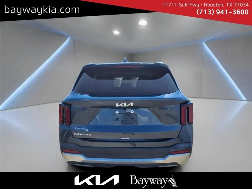 2025 Kia Sorento S photo 1