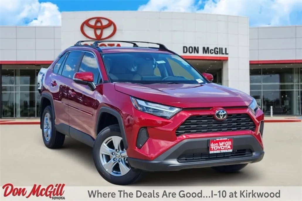 2025 Toyota RAV4 XLE photo 1