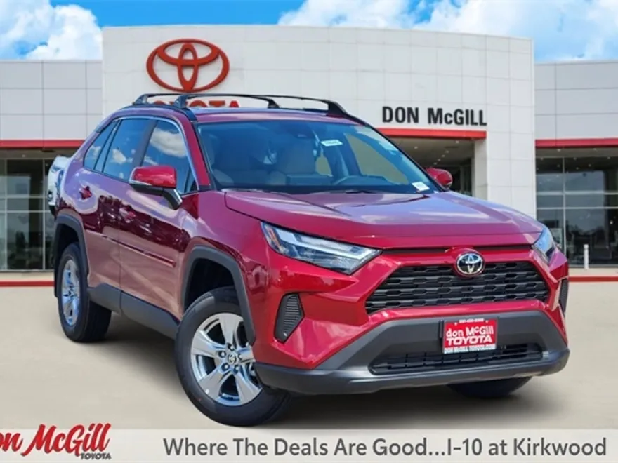 2025 Toyota RAV4 XLE photo 1