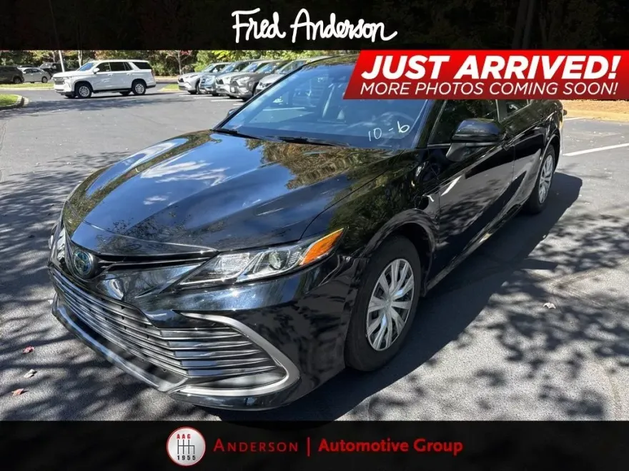 2023 Toyota Camry Hybrid LE photo 1