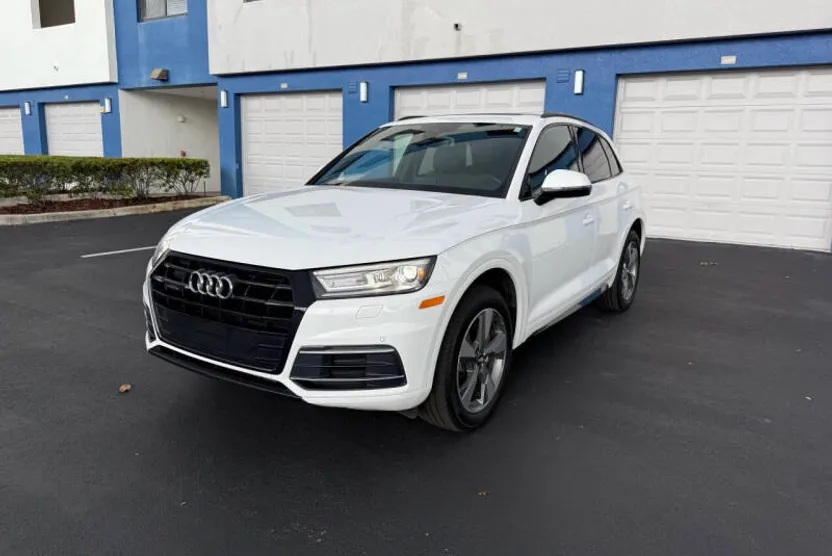 2020 Audi Q5 Premium 45 TFSI photo 1