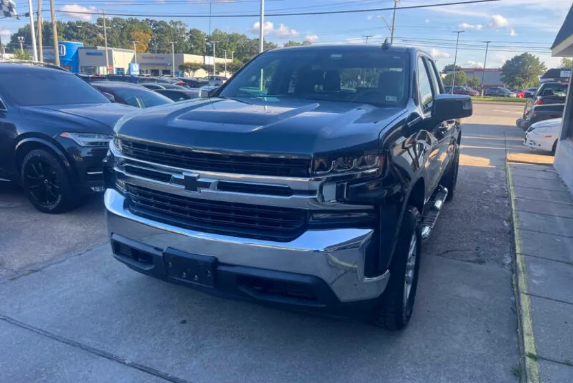 2019 Chevrolet Silverado 1500 LT photo 1