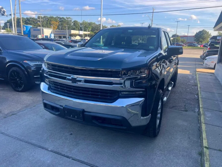 2019 Chevrolet Silverado 1500 LT photo 1