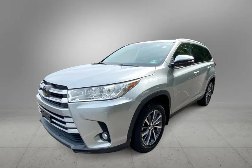 2019 Toyota Highlander SE XLE photo 1