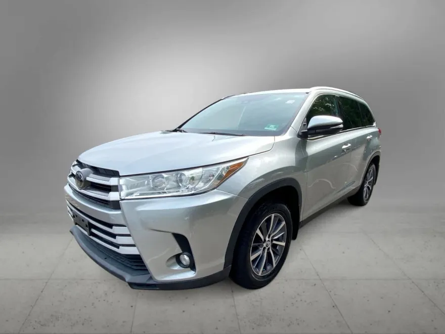 2019 Toyota Highlander SE XLE photo 1