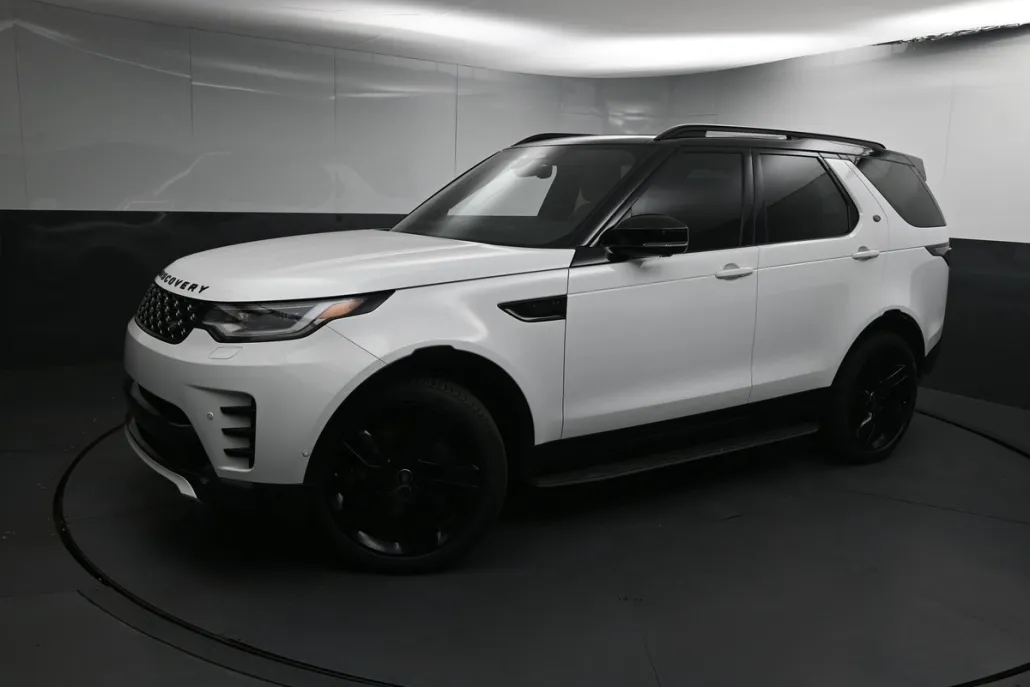 2025 Land Rover Discovery P360 Dynamic SE photo 1