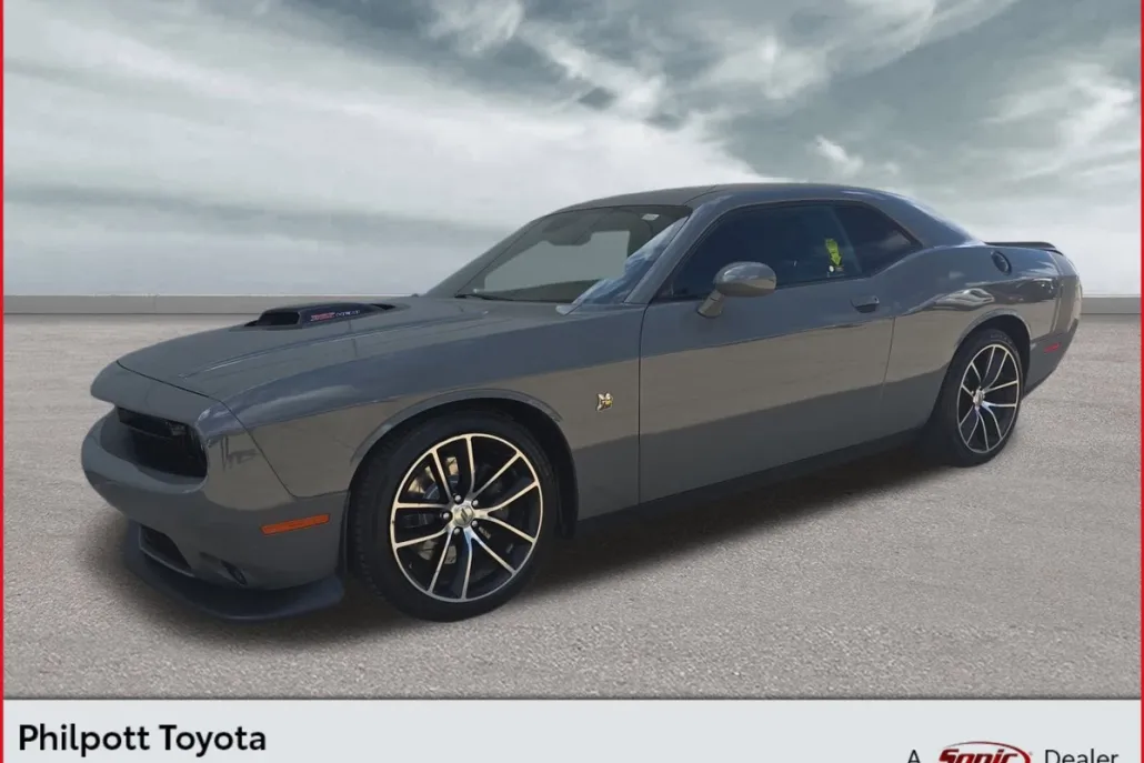 2017 Dodge Challenger 392 Scat Pack Shaker photo 1