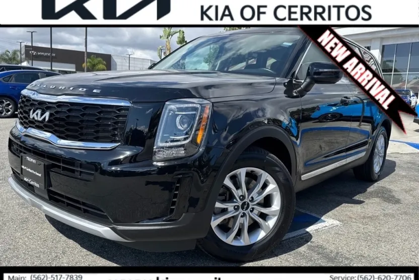 2022 Kia Telluride LX photo 1