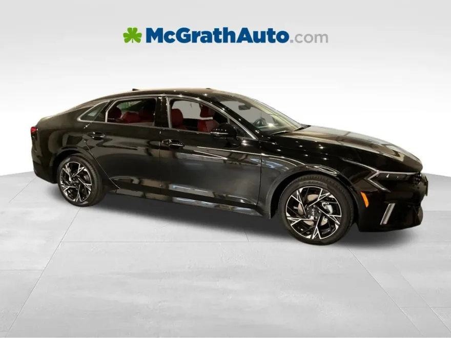 2026 Kia K5 GT-Line photo 1
