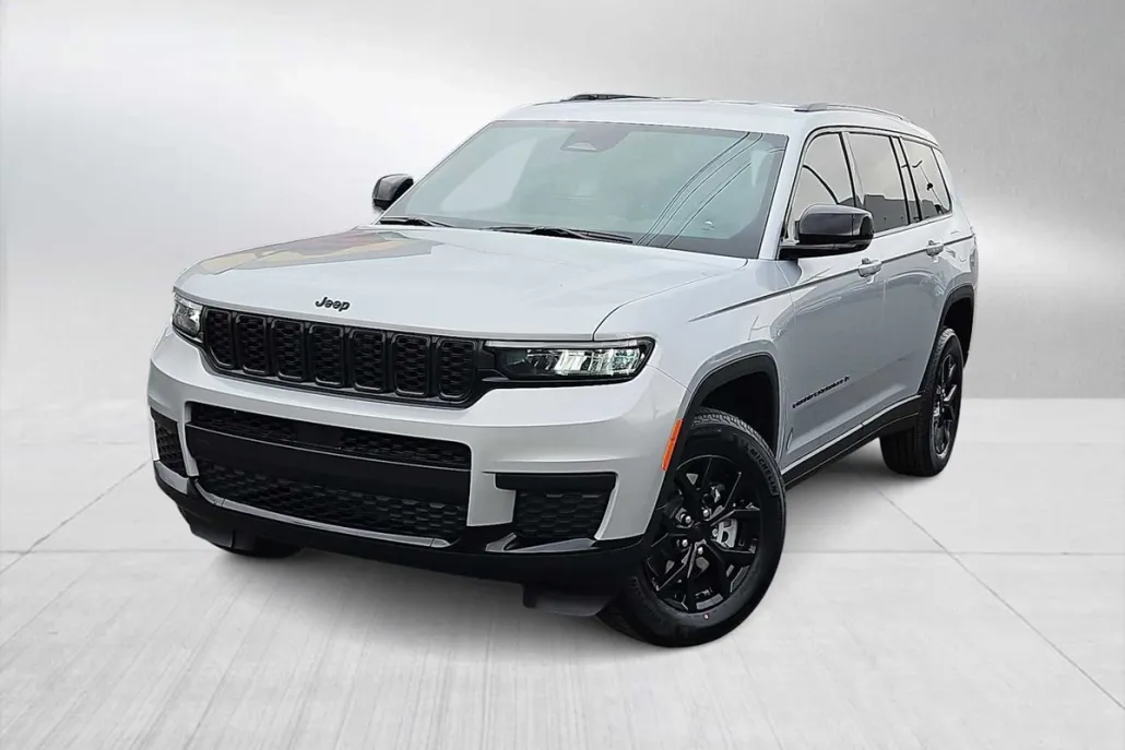 2025 Jeep Grand Cherokee Altitude photo 1
