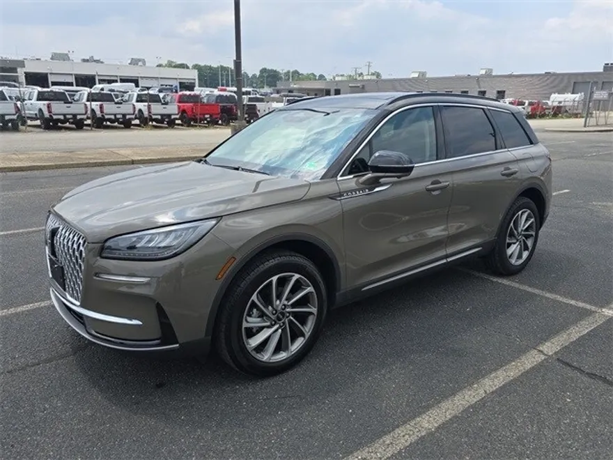 2025 Lincoln Corsair Premiere photo 1
