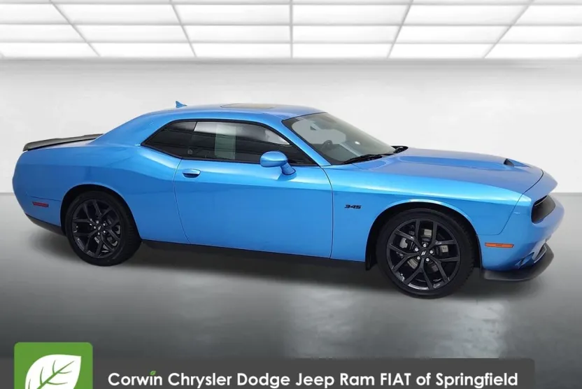 2023 Dodge Challenger R/T photo 1