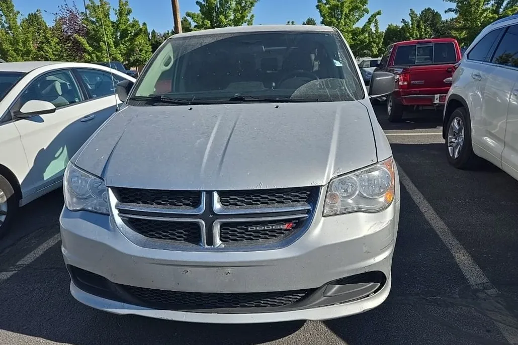 2012 Dodge Grand Caravan SE photo 1
