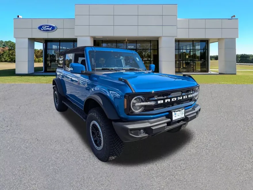 2024 Ford Bronco Outer Banks photo 1