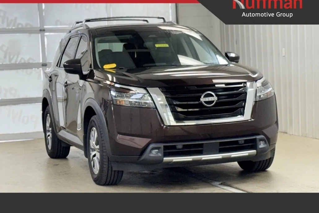 2022 Nissan Pathfinder SL photo 1